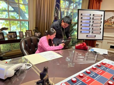 President Discussing 2